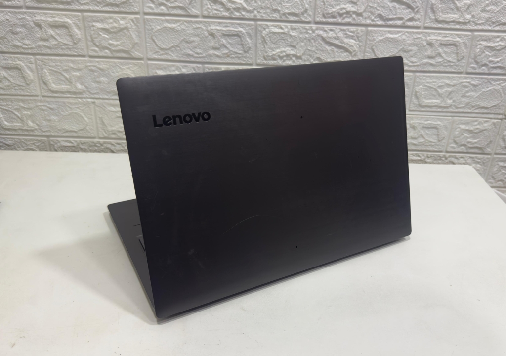 laptop lenovo v330 15ikb 15.6" i5 8th / 8gb ram 240gb ssd laptop lenovo v330 15ikb 15.6" i5 8th / 8gb ram 240gb ssd