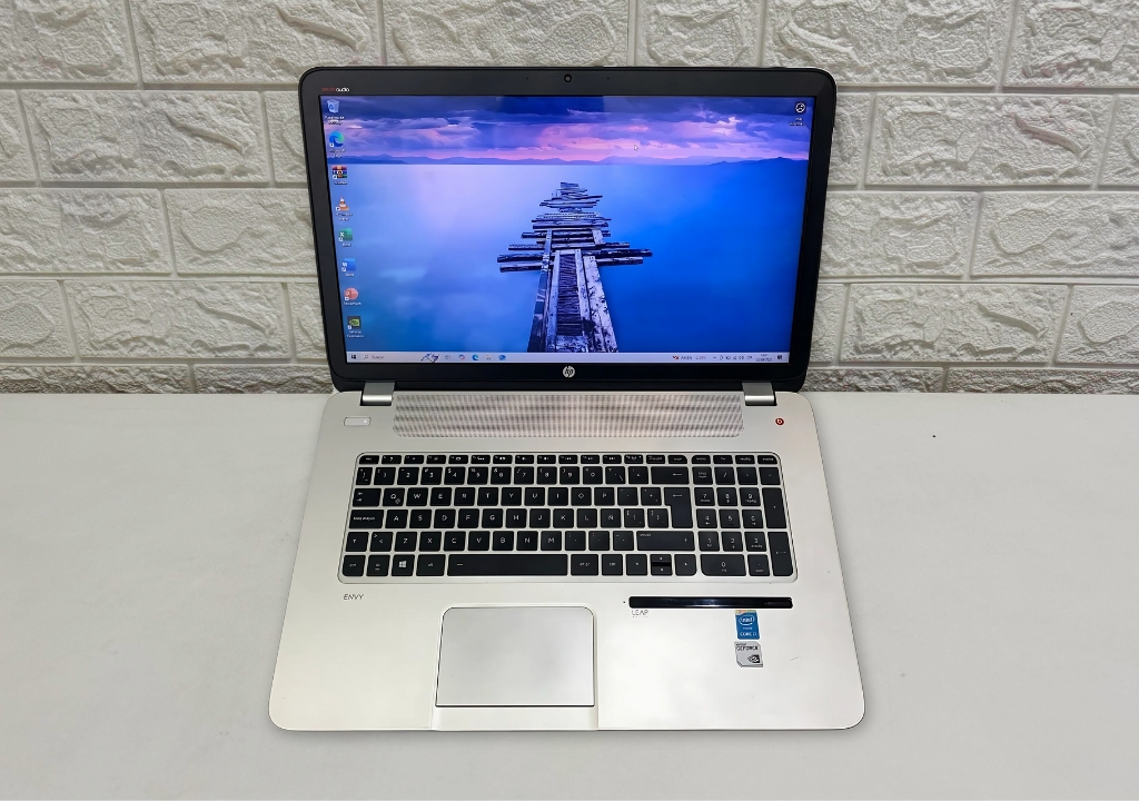 laptop hp envy 17 17.3" i7 4th / 4gb grafica / 8gb ram 240gb ssd laptop hp envy 17 17.3" i7 4th / 4gb grafica / 8gb ram 240gb ssd