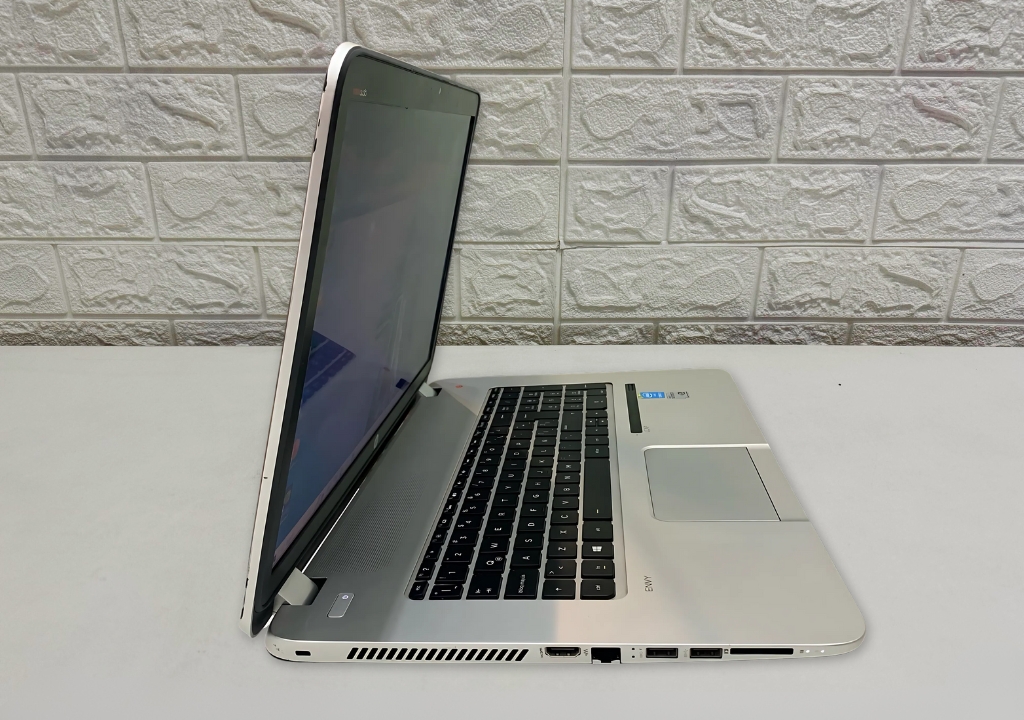 laptop hp envy 17 17.3" i7 4th / 4gb grafica / 8gb ram 240gb ssd laptop hp envy 17 17.3" i7 4th / 4gb grafica / 8gb ram 240gb ssd