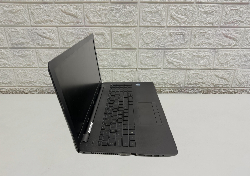 laptop hp 250 g6 " i7 7th / 8gb ram 240gb ssd laptop hp 250 g6 " i7 7th / 8gb ram 240gb ssd