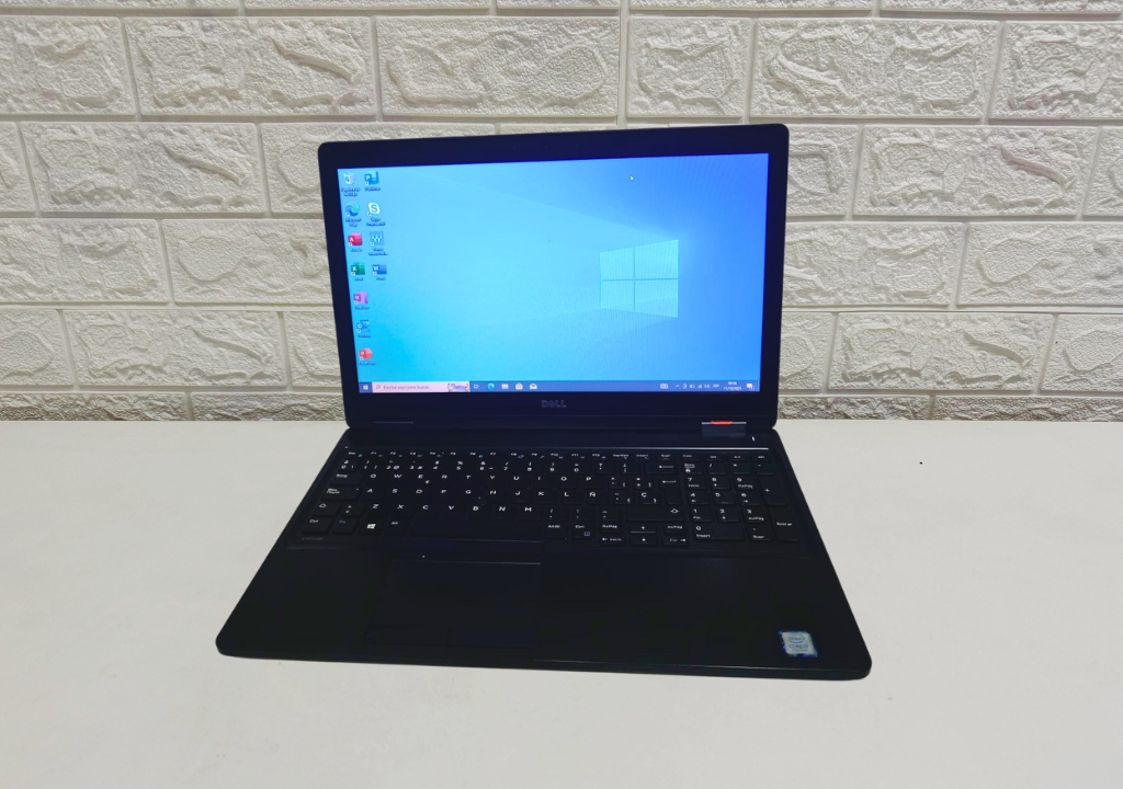 laptop dell latitude 5580 15.6" i7 7th / 8gb ram 240gb ssd laptop dell latitude 5580 15.6" i7 7th / 8gb ram 240gb ssd
