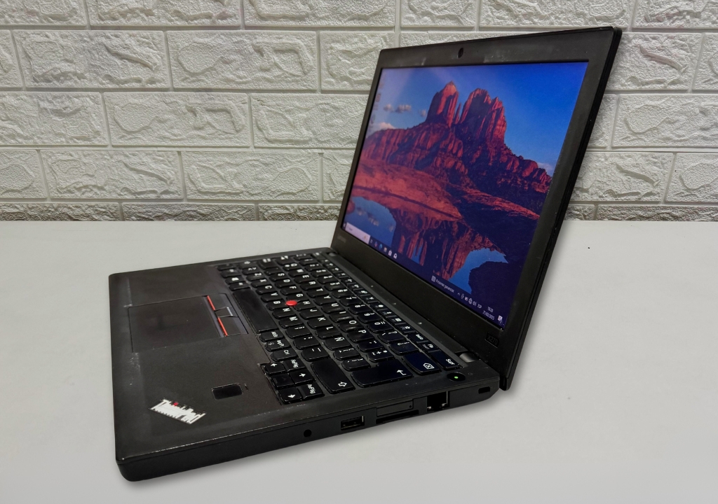 laptop lenovo thinkpad x270 12.5" i5 7th / 8gb ram m.2 256gb laptop lenovo thinkpad x270 12.5" i5 7th / 8gb ram m.2 256gb