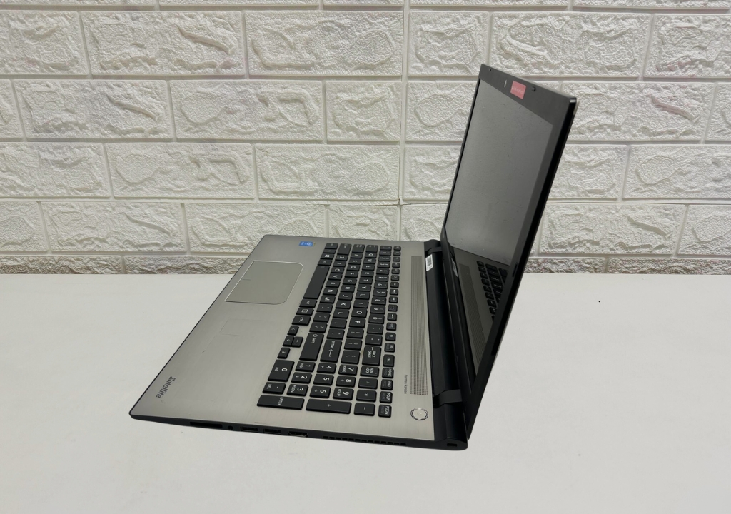 laptop toshiba satellite s55 cs247 15.6" i7 4th / 8gb ram 240gb ssd laptop toshiba satellite s55 cs247 15.6" i7 4th / 8gb ram 240gb ssd